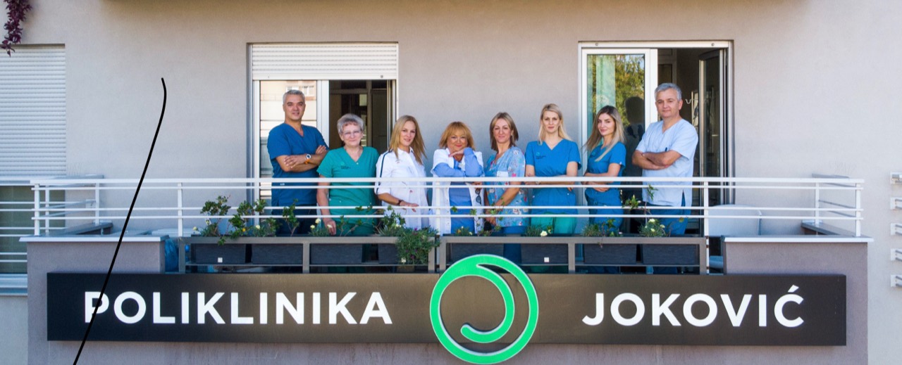 Tim Poliklinike Joković ispred poliklinike